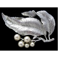 Винтажная брошь «Silvery Splendor» от Sarah Coventry