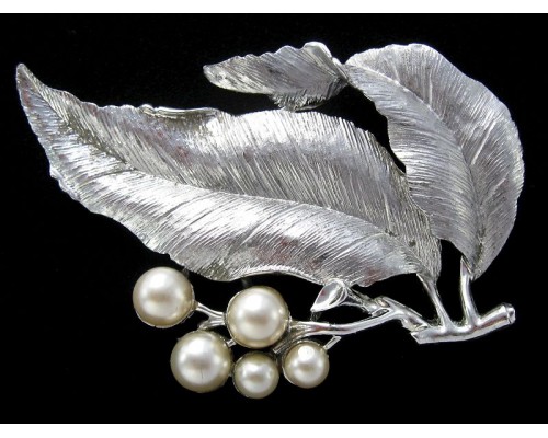 Винтажная брошь «Silvery Splendor» от Sarah Coventry